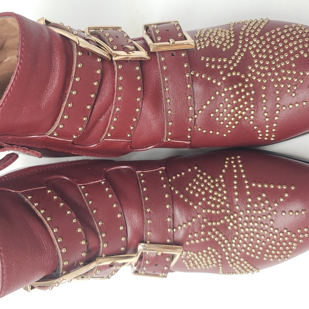 Red/Marron Elegant Boots, Size 8.5